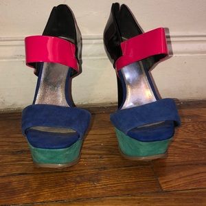Barely used 9.5 bakers color block heels
